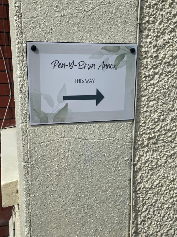 Pen-Y-Bryn Annex Otel Brynmenyn Dış mekan fotoğraf